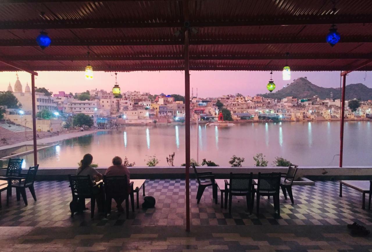 Doctor Alone Hostel Pushkar Buitenkant foto